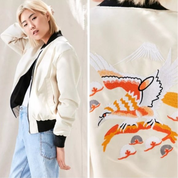 NWOT Rare UO Urban Renewal Soaring Desert Eagle Embroidered Satin Bomber - Picture 2 of 12